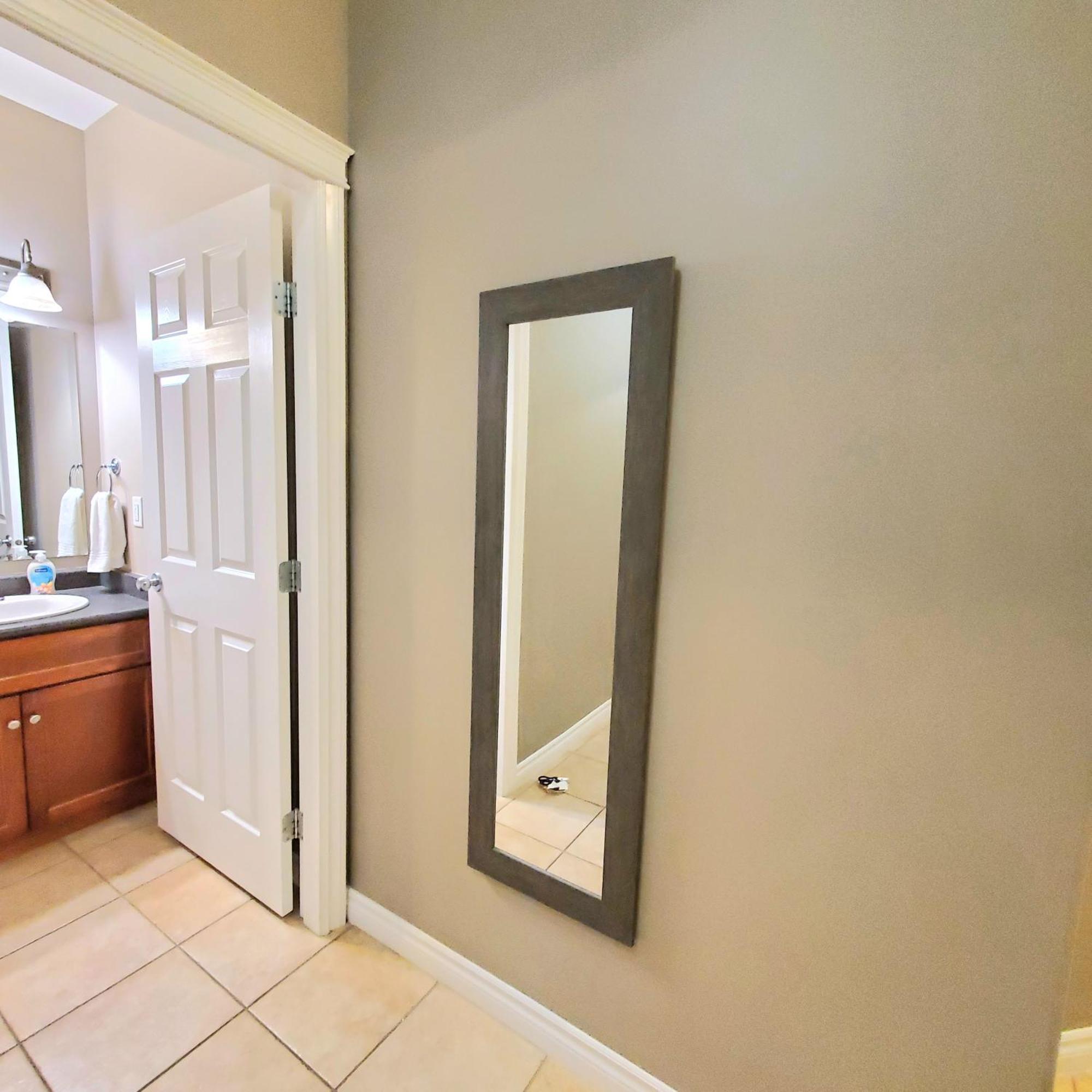 Private 2 Bedrooms Suite Near Hwy 1, Cultus Lake, Heritage Park, Fishing, Coliseum Chilliwack Quarto foto